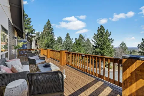 3042 NW Colonial Drive Bend OR 97703