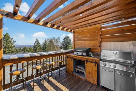 3042 NW Colonial Drive Bend OR 97703