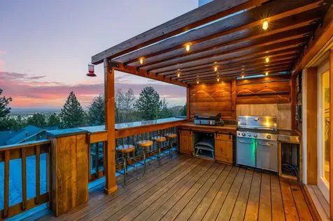 3042 NW Colonial Drive Bend OR 97703