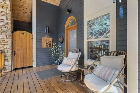 3042 NW Colonial Drive Bend OR 97703