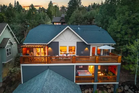3042 NW Colonial Drive Bend OR 97703