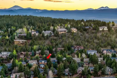 3042 NW Colonial Drive Bend OR 97703