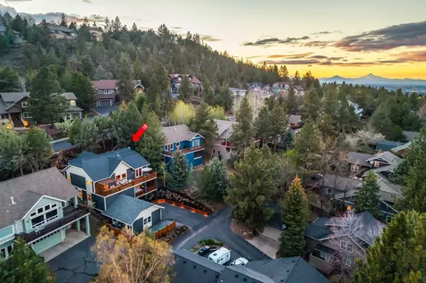 3042 NW Colonial Drive Bend OR 97703