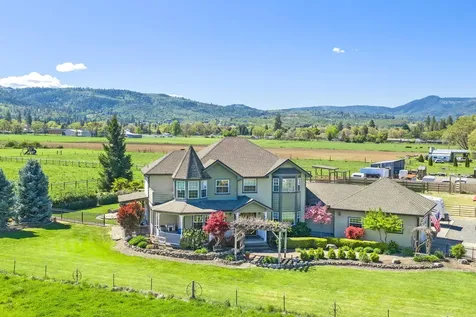 826 Oak Grove Road Medford OR 97501
