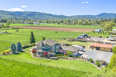 826 Oak Grove Road Medford OR 97501