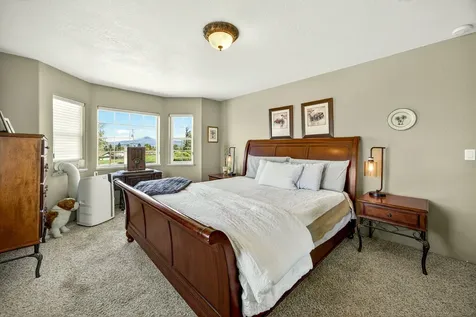 826 Oak Grove Road Medford OR 97501