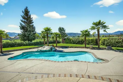 826 Oak Grove Road Medford OR 97501