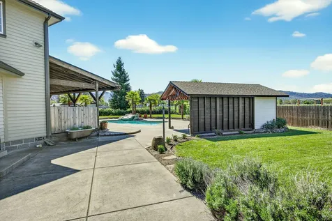 826 Oak Grove Road Medford OR 97501