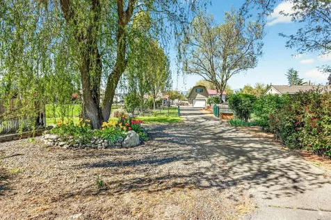 826 Oak Grove Road Medford OR 97501