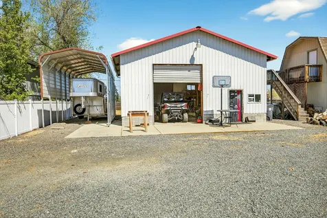 826 Oak Grove Road Medford OR 97501