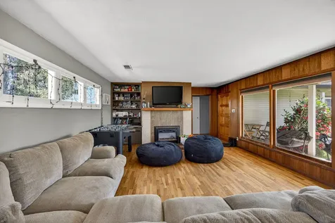 826 Oak Grove Road Medford OR 97501