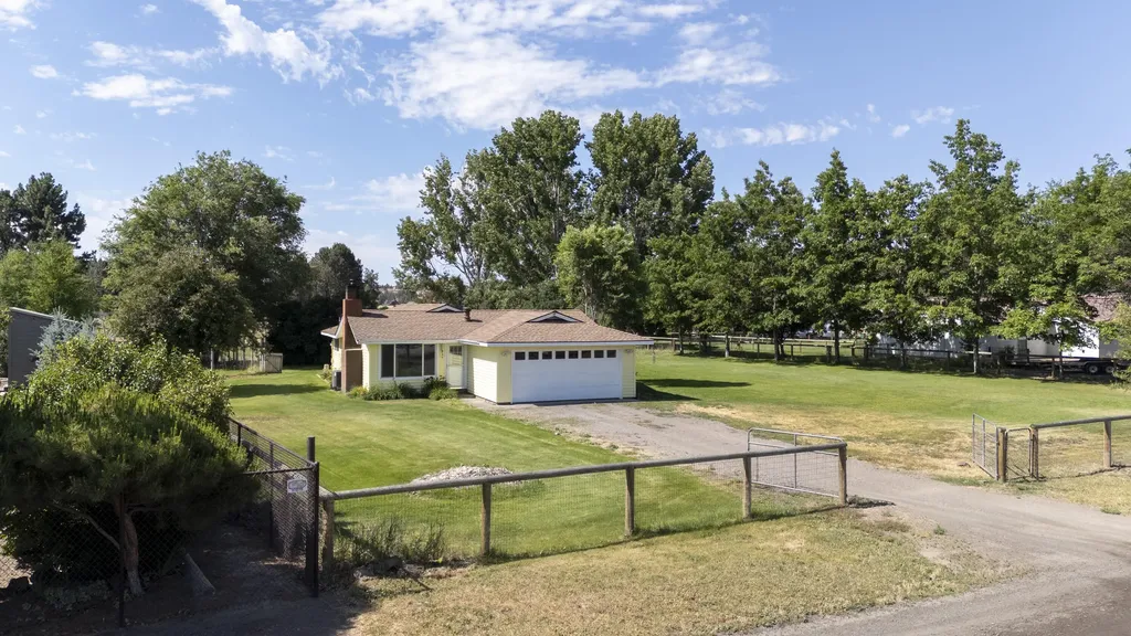 3992 NW Xavier Avenue Redmond OR 97756