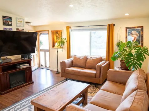 1923 SW 20th Street Redmond OR 97756