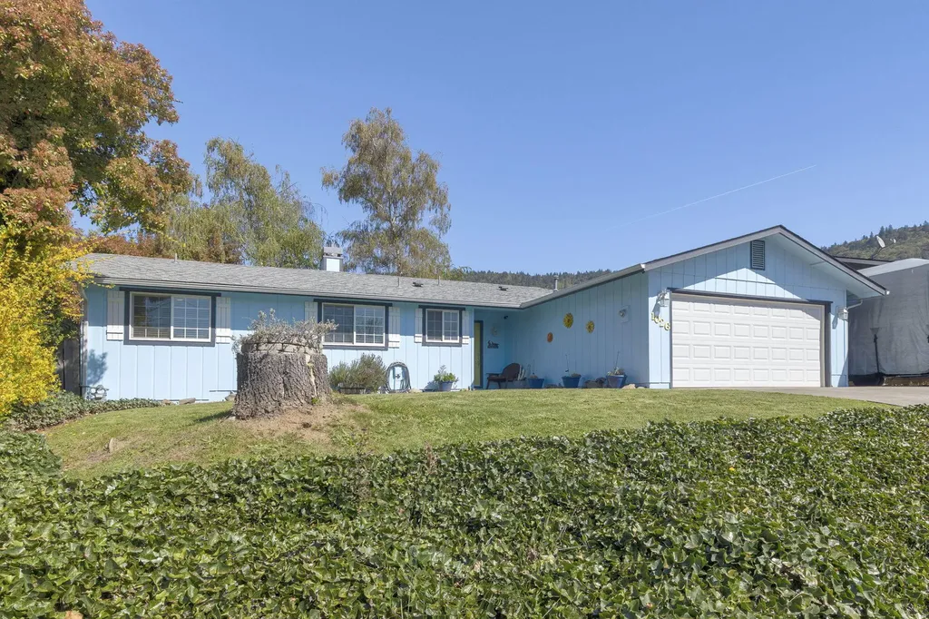 1026 NE Primrose Place Grants Pass OR 97526