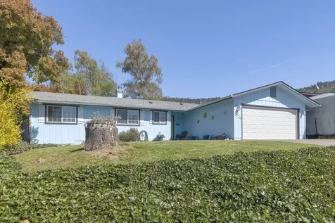1026 NE Primrose Place Grants Pass OR 97526