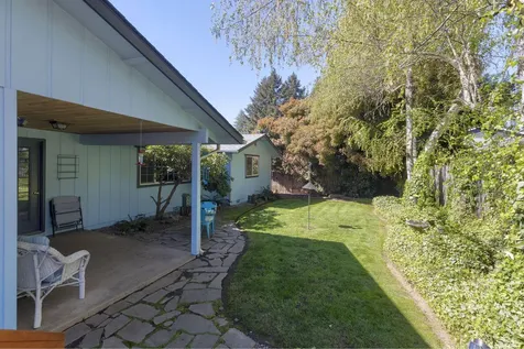 1026 NE Primrose Place Grants Pass OR 97526