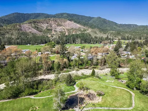 815 Pine Street Rogue River OR 97537