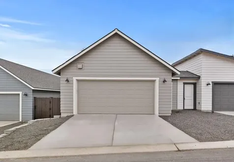 4085 SW Pumice Avenue Redmond OR 97756