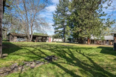 1467 S Stage Road Medford OR 97501