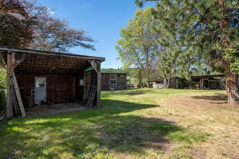 1467 S Stage Road Medford OR 97501