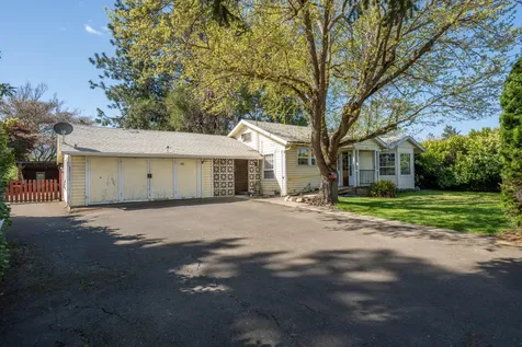 1467 S Stage Road Medford OR 97501