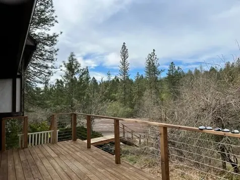 4196 E Evans Creek Road Rogue River OR 97537