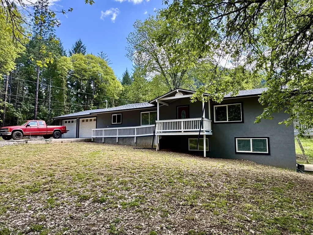 380 Dexter Way Grants Pass OR 97527