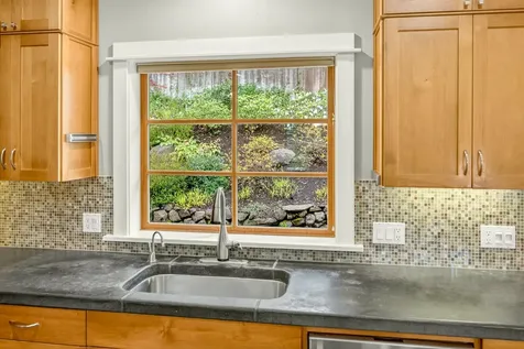 301 Hillcrest Street Ashland OR 97520