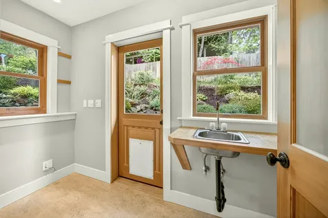 301 Hillcrest Street Ashland OR 97520
