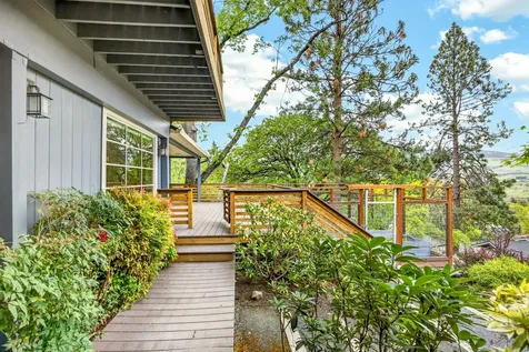 301 Hillcrest Street Ashland OR 97520