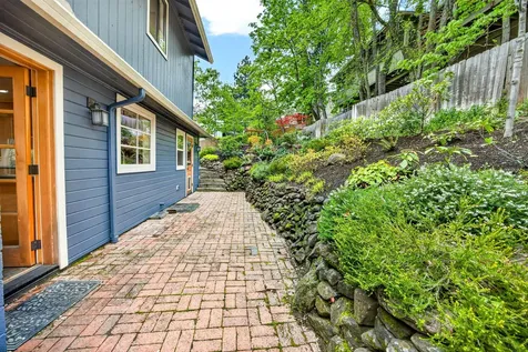 301 Hillcrest Street Ashland OR 97520