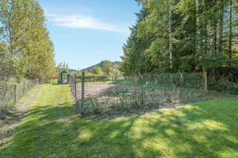 1381 Oak Hill Road Roseburg OR 97471