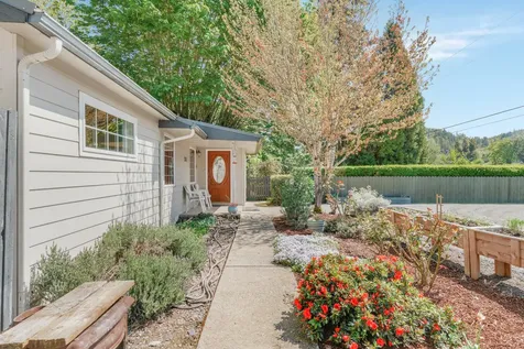 1381 Oak Hill Road Roseburg OR 97471