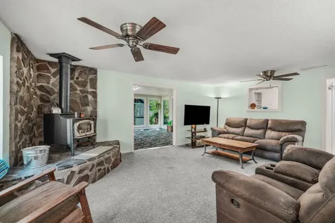 1381 Oak Hill Road Roseburg OR 97471
