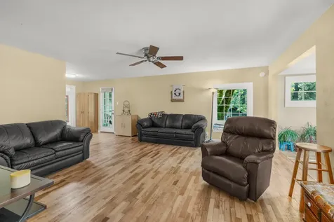 1381 Oak Hill Road Roseburg OR 97471
