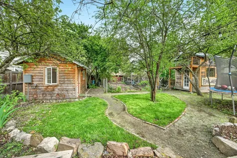 140 Lincoln Street Ashland OR 97520