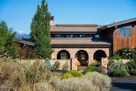 19100 Macalpine Loop Bend OR 97702