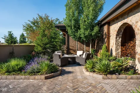 19100 Macalpine Loop Bend OR 97702
