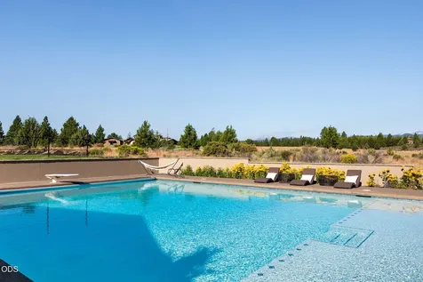 19100 Macalpine Loop Bend OR 97702