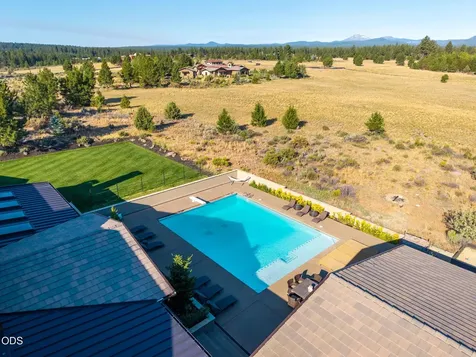 19100 Macalpine Loop Bend OR 97702