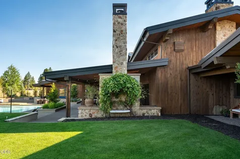 19100 Macalpine Loop Bend OR 97702