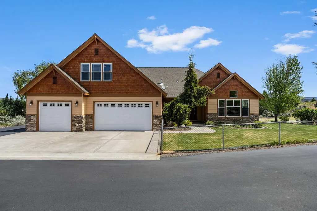 2310 SE Bitterbrush Drive Madras OR 97741