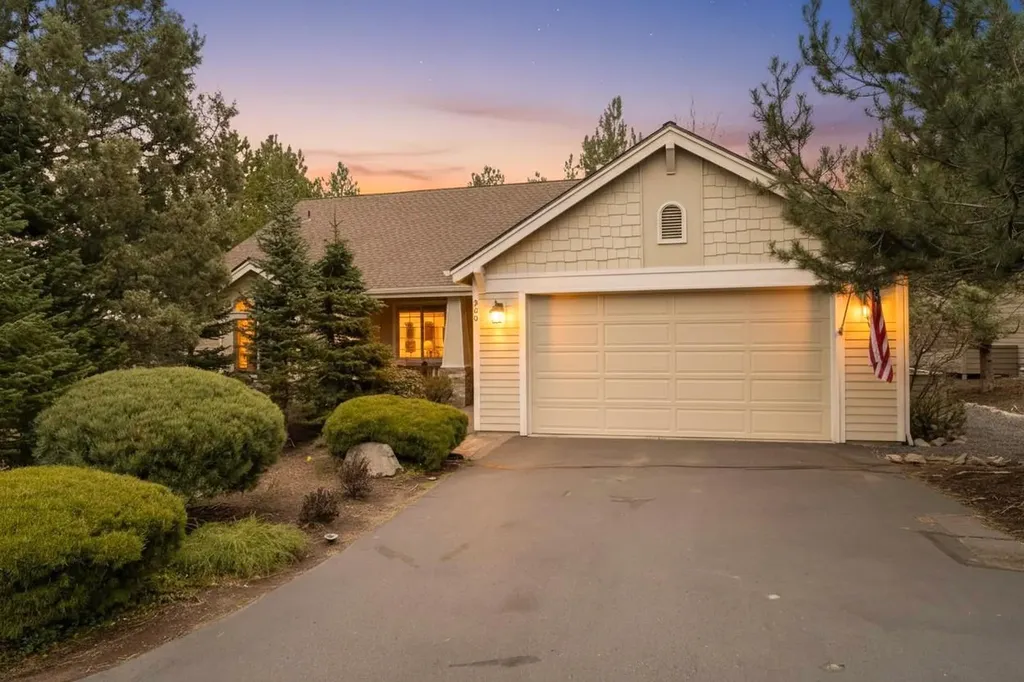 900 Victoria Falls Drive Redmond OR 97756