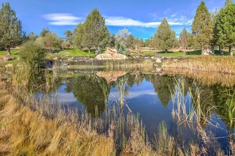 900 Victoria Falls Drive Redmond OR 97756