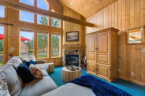 8588 Red Wing Lane Redmond OR 97756