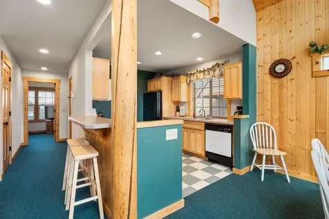 8588 Red Wing Lane Redmond OR 97756