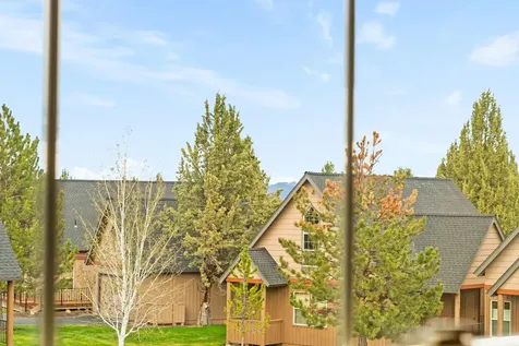 8588 Red Wing Lane Redmond OR 97756
