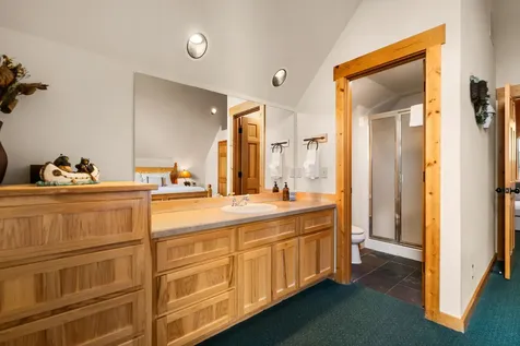 8588 Red Wing Lane Redmond OR 97756