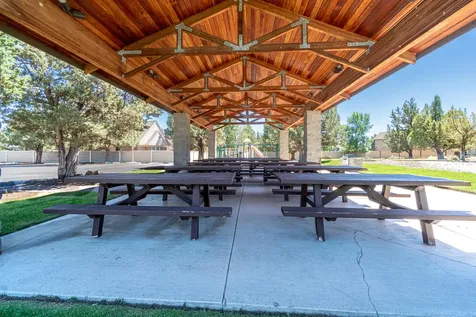 8588 Red Wing Lane Redmond OR 97756