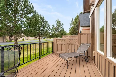 8588 Red Wing Lane Redmond OR 97756